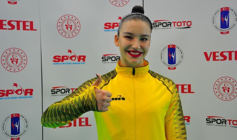 Ayşe Begüm Onbaşı'ndan büyük başarı