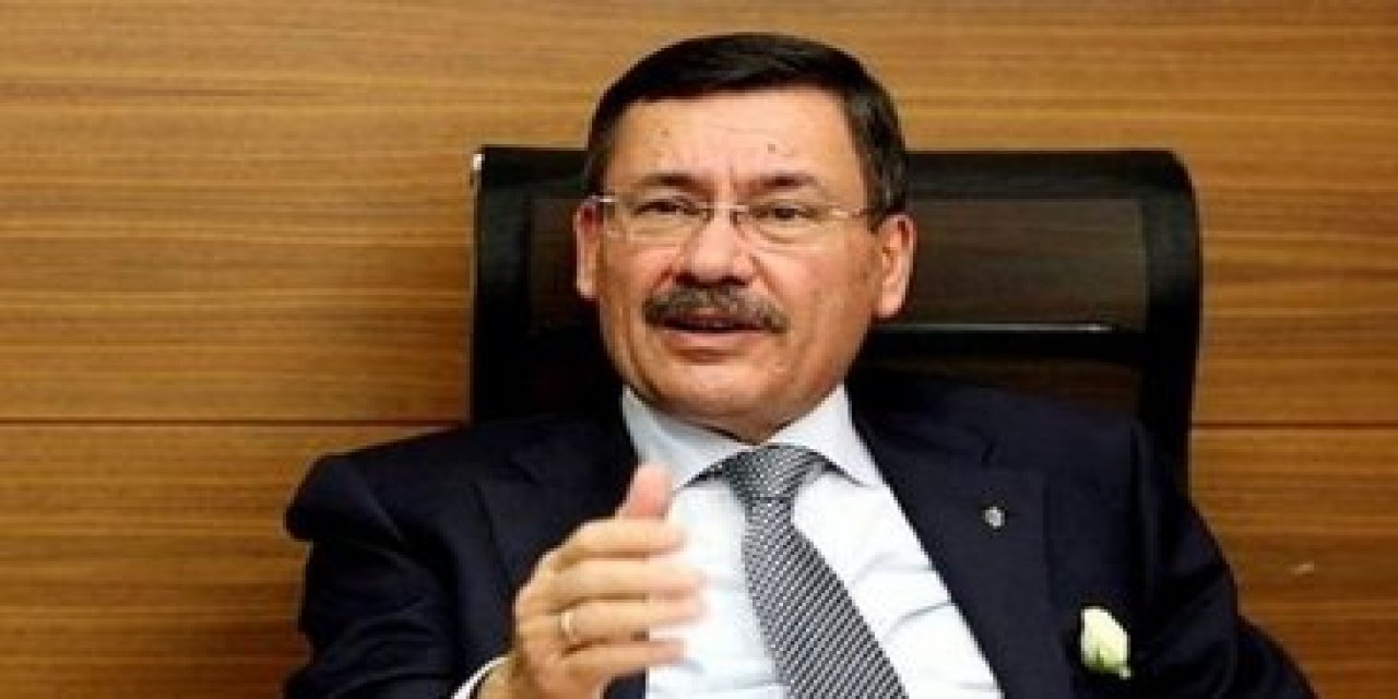 Yine olmadı... Melih Gökçek'in Mansur Yavaş'ı karalama çalışmasına ters tepti! Formayı "başörtü" sanan Gökçek'e tepki: Konuyu çarpıtmayın!