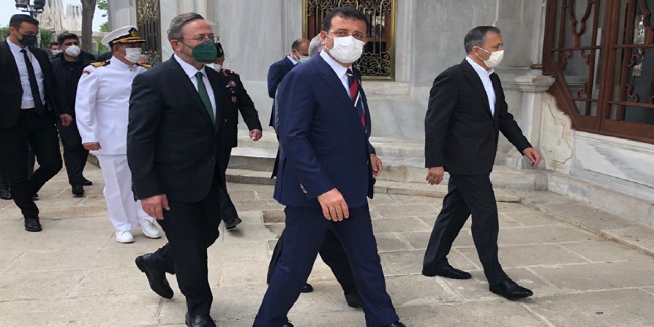 İBB Başkanı Ekrem İmamoğlu Fatih Sultan Mehmet'in Türbesi'nde!