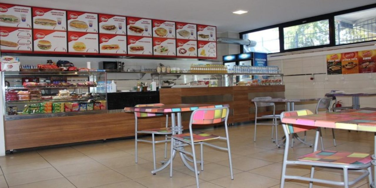 Okullarda abur cubur yasağı bir yıl daha ertelendi