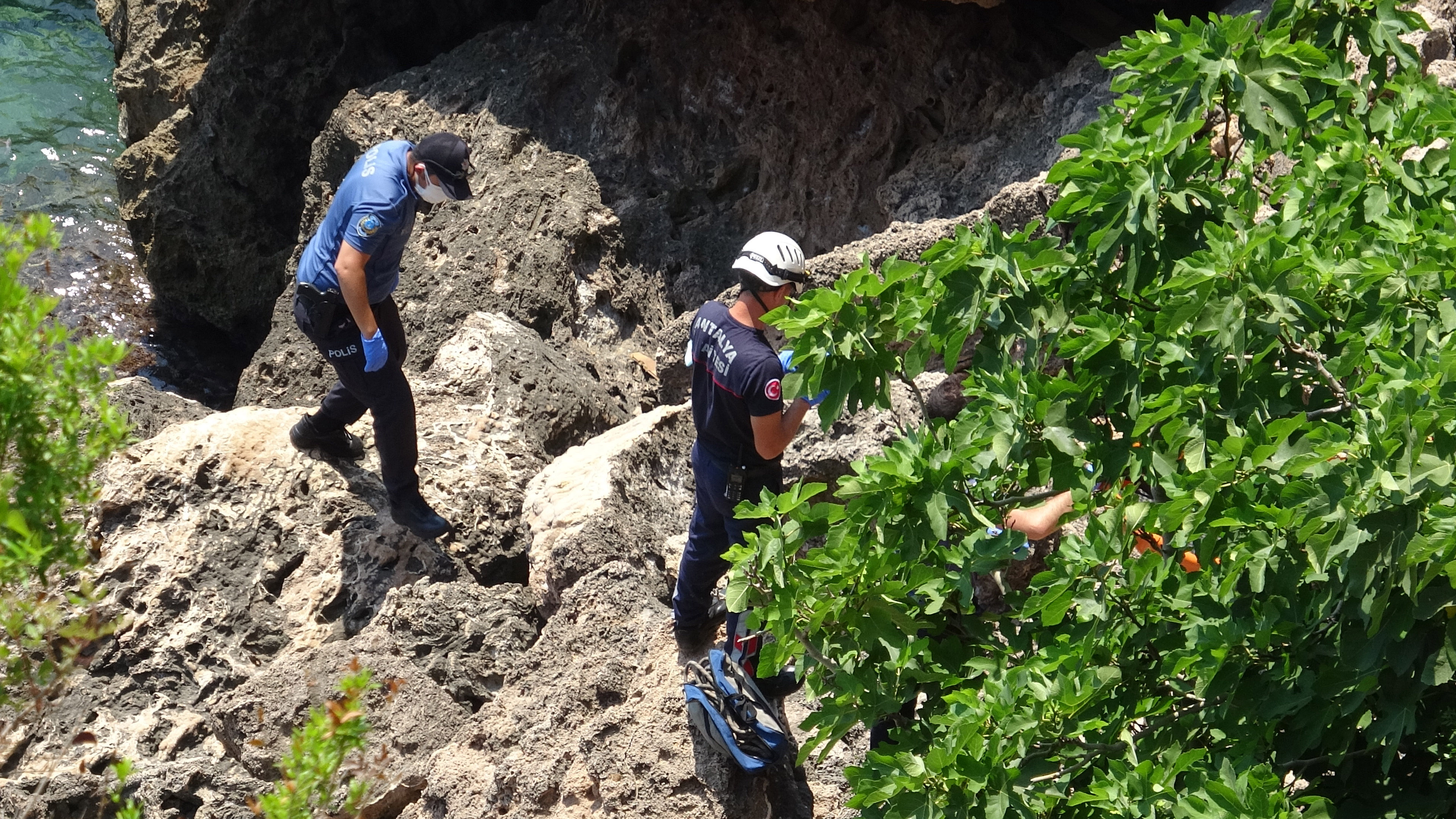 Falezlerde bulunan cesedin kimliği belli oldu