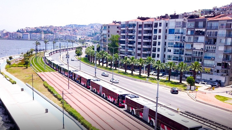 Tunç Soyer paylaştı! 7 kilometrelik kuyruk oluştu