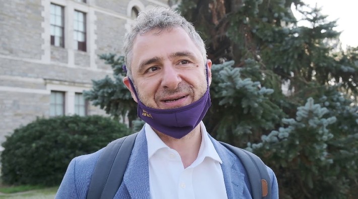 Boğaziçi Üniversitesi’ne dönük saldırılara karşı öğrencilerin yanında duruyordu... Feyzi Erçin’in derslerine son verildi!