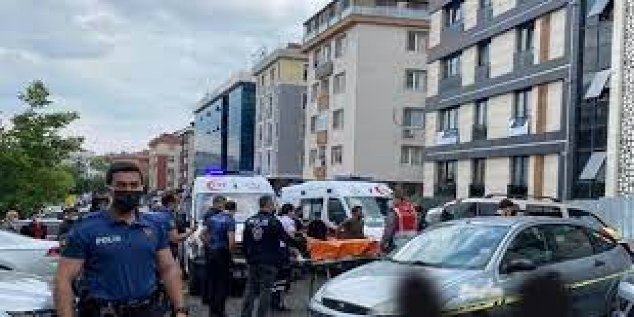 Polis alarma geçti... Bakırköy Adliyesi önünde saldırı! İki kardeş yaralandı!