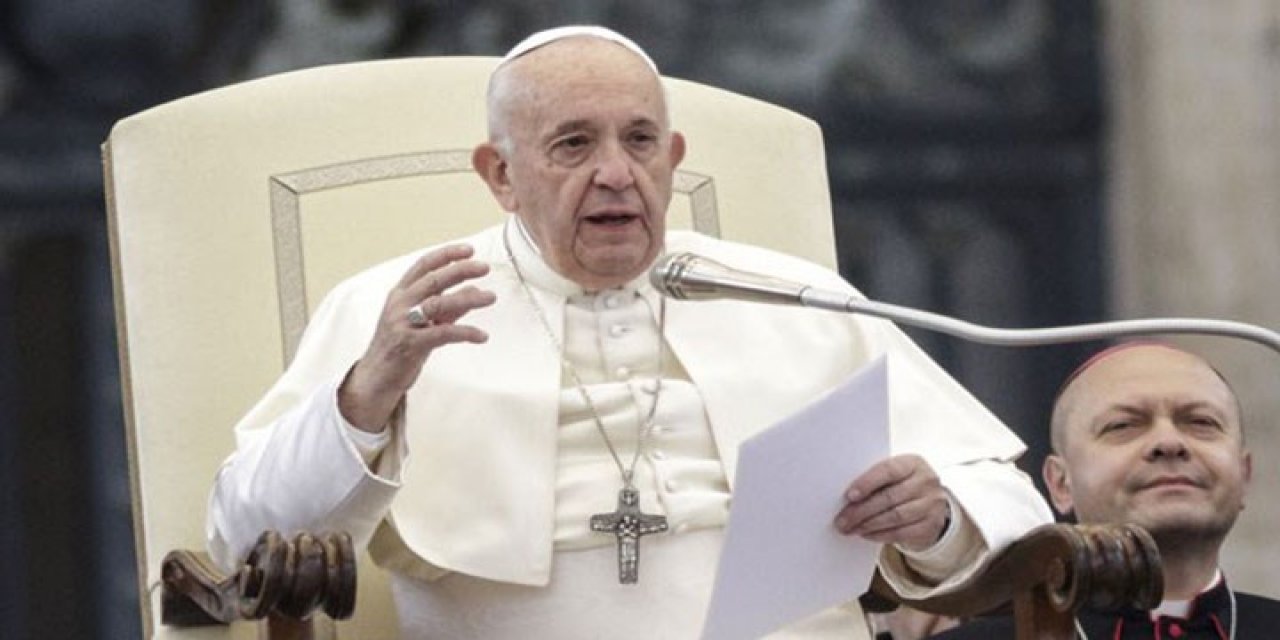Papa Francis eşcinsel birliktelikleri onayladı!