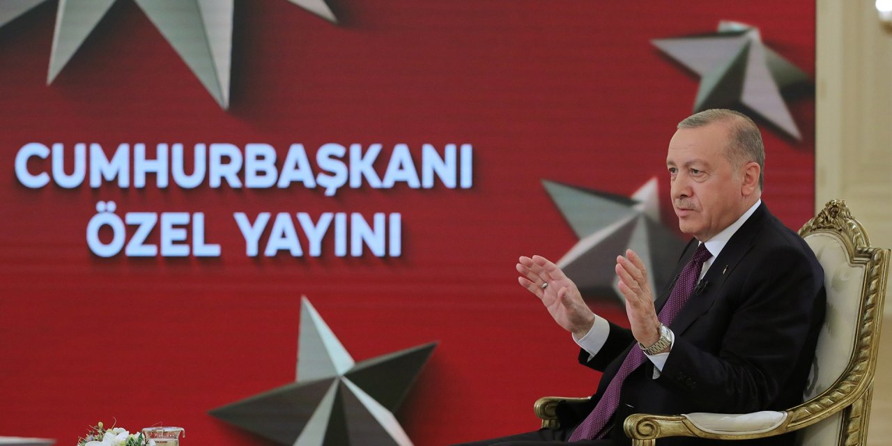 Kimse bu detayı fark etmedi! Erdoğan'ın katıldığı "canlı" yayınla ilgili çarpıcı iddia! "Gaf olursa sıkıntı olmasın diye mi yapılmış acaba, amaç ne?"