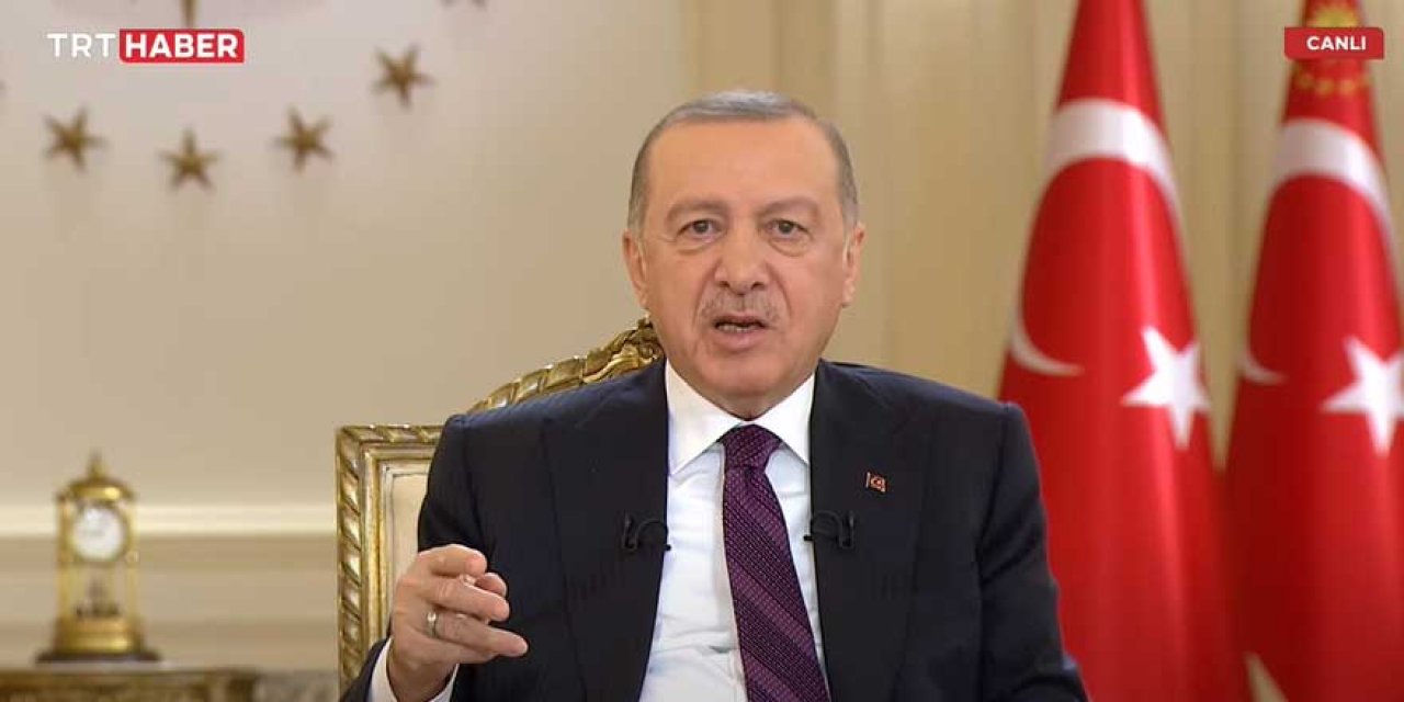 O detay dikkatlerden kaçmadı! Erdoğan canlı yayında fena yakalandı! Sorulara "prompter"dan mı yanıt verdi?