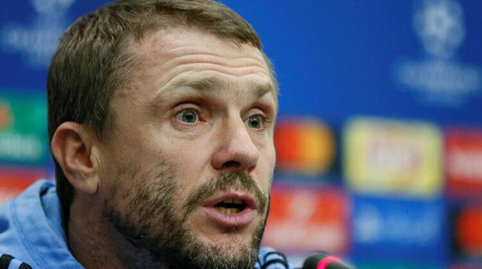 Adı Fenerbahçe ile anılıyordu... Rebrov takımından ayrıldı