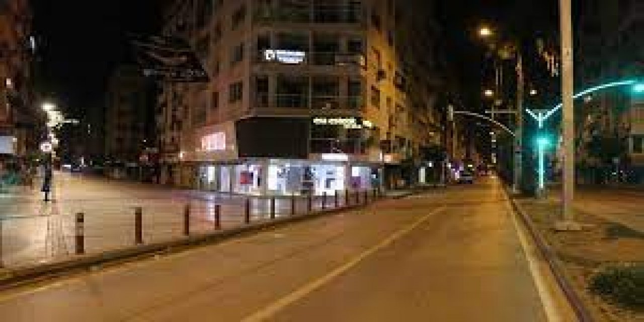 "Kademeli normalleşme"de 31 saat sürecek sokağa çıkma kısıtlaması başladı! Pazar günü nereler açık? Yasaktan kimler muaf? İşte detaylar...