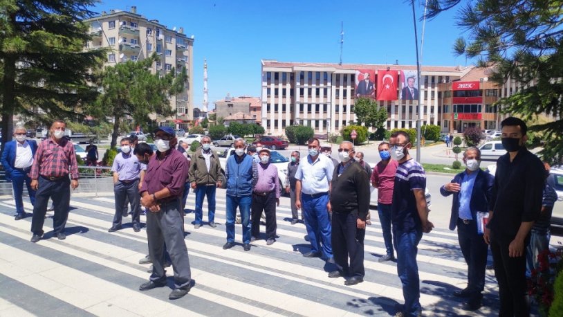 'MHP'li başkan 'hizmet istiyoruz' diyen mahalleliyi tehdit ederek kovdu' iddiası