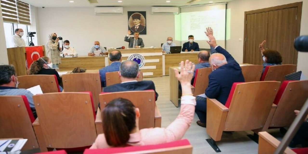 AKP İlçe başkanından sonra 5 meclis üyesi de istifa etti!