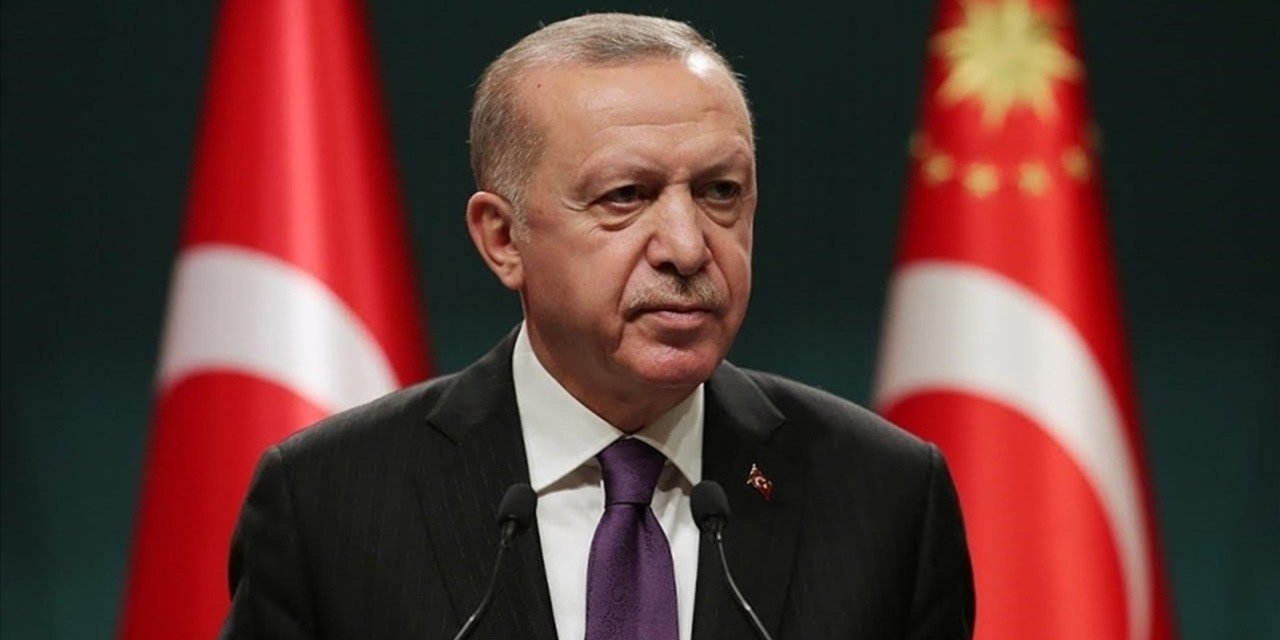 "Erdoğan Toprak, servet aflarını hatırlattı..." dedi ve... Sedat Peker'in videolarının ardından kimsenin gündeme getirmediği konuyu Ahmet Takan yazdı!