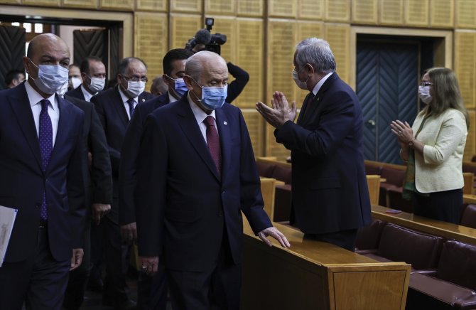 TBMM'de 48 milletvekili var ama... MHP grup toplantısında Devlet Bahçeli'yi zora sokan görüntü