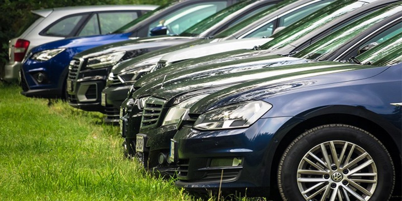 Gerçek CHP'li vekilin soru önergesiyle ortaya çıktı! Bakanlık "Kiralık" araçlara servet ödemiş...