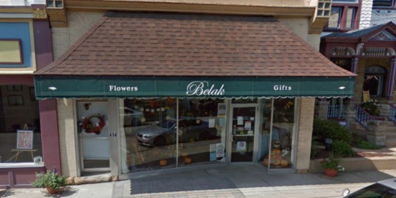 Dünya bu skandalı konuşuyor... Müşterisinin yatak odasındaki bukete kamera yerleştiren çiçekçiden akılalmaz savunma!