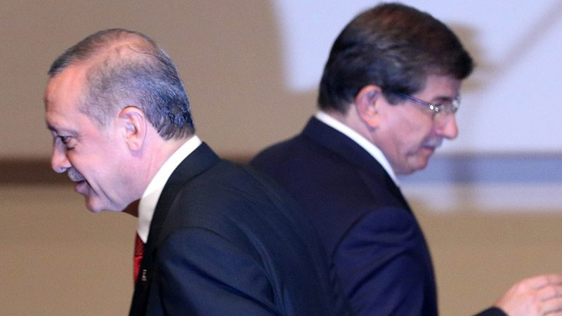 AKP’de 4 dönem milletvekilliği yapan isimden dikkat çeken açıklamalar! Metin Külünk, Davutoğlu'nu ve Erdoğan'ı karşı karşıya getirmiş!