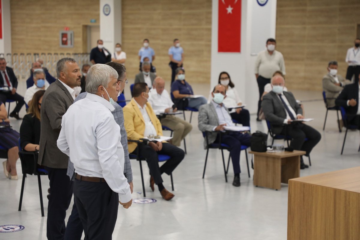 Belediye Meclisi'nde CHP ve İYİ Parti Atatürk’e hakaret eden imamı kınadı... AKP ve MHP'liler salonu terk etti!