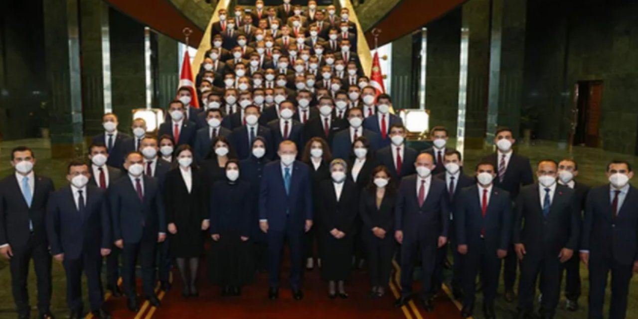 Bir fotoğrafın anlattığı...  Süleyman Soylu, kaymakam adaylarının Cumhurbaşkanı Erdoğan'ı ziyaretinde neden yer almadı?