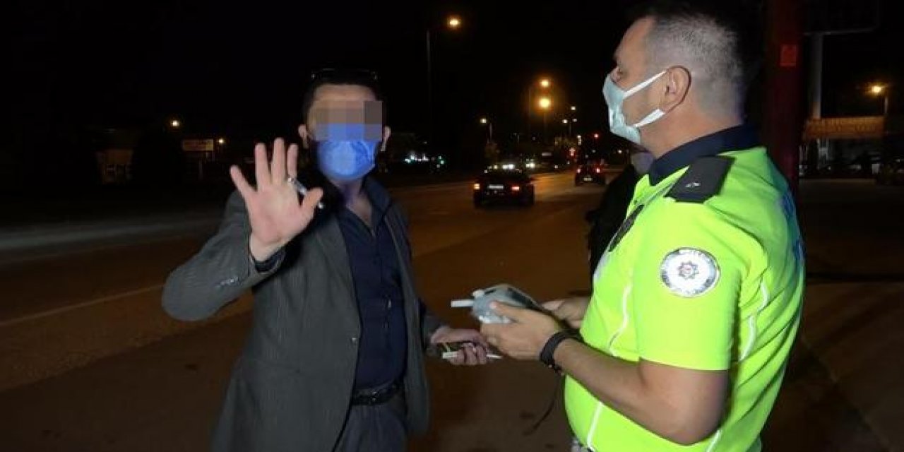 Alkol şişede durduğu gibi durmadı! Alkollü sürücü pes dedirtti...