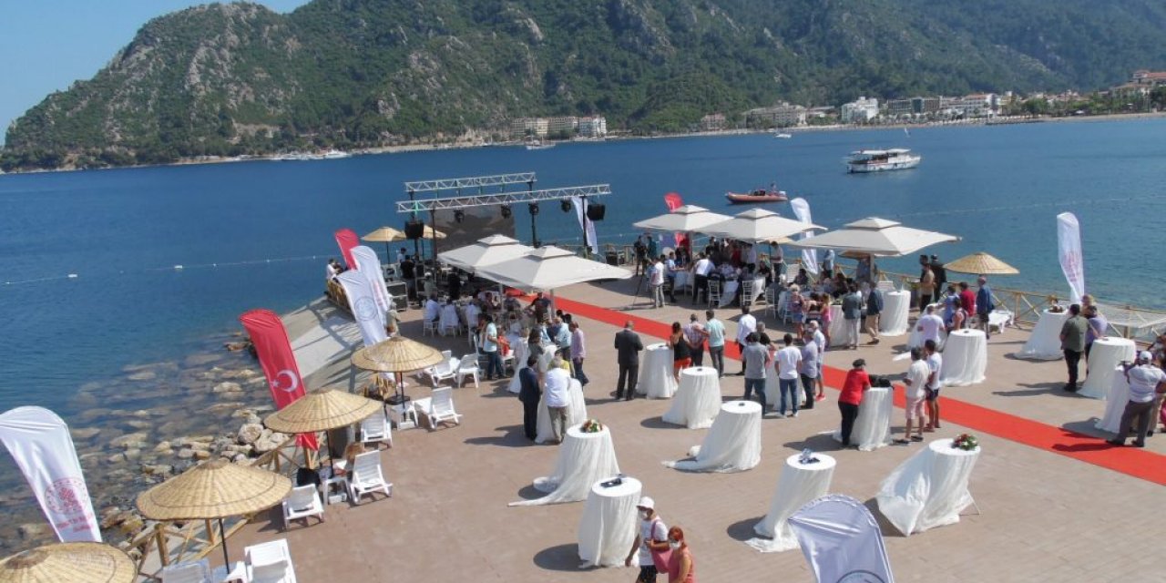 Marmaris'te beş yıldızlı alkolsüz halk plajı açıldı!