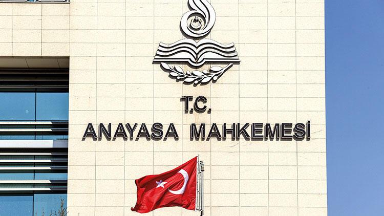 AYM'nin verdiği karar tartışma yarattı! 'Kararın altında cinsel ilişkide evlilik yoksa cezalandırılsın anlayışı var'