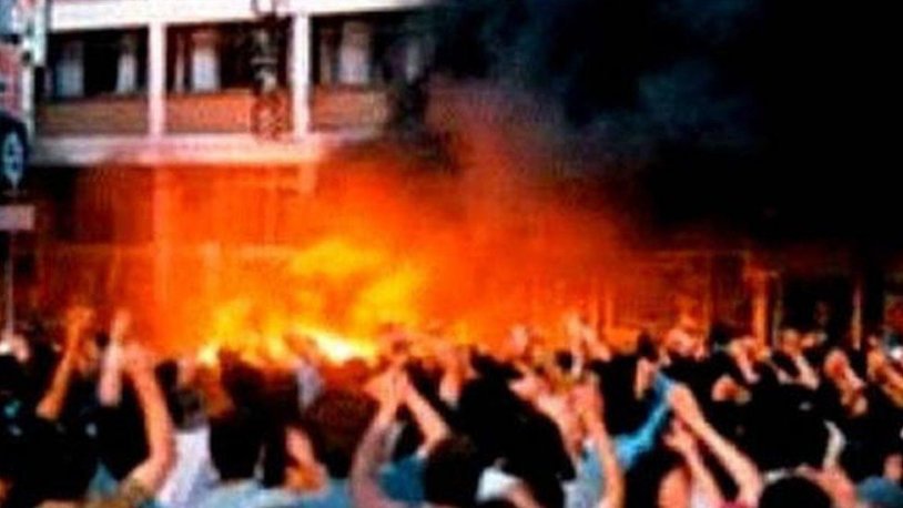 Firari olduğu yıllarda İBB'de çalışmış... Sivas Katliamı sanığı İhsan Çakmak'a İBB şoku!