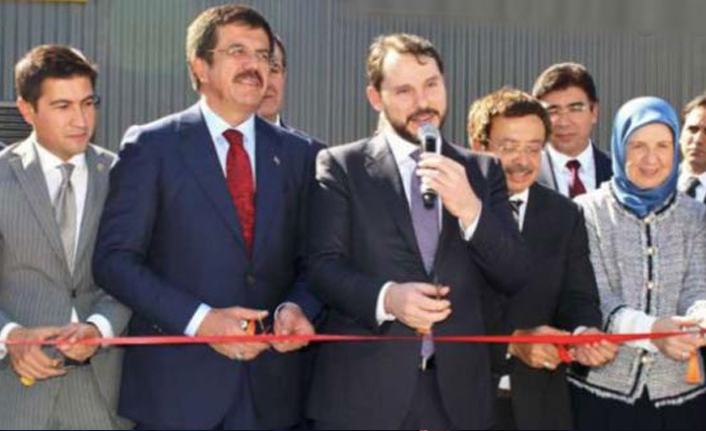 Sosyal medyanın gündemine oturmuştu... Halk plajına helikopterle inen ismin kim olduğu ortaya çıktı!