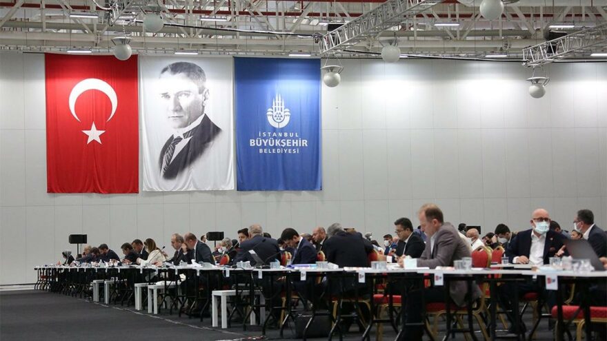 İBB Meclisi'nde 'tırnak' krizi!