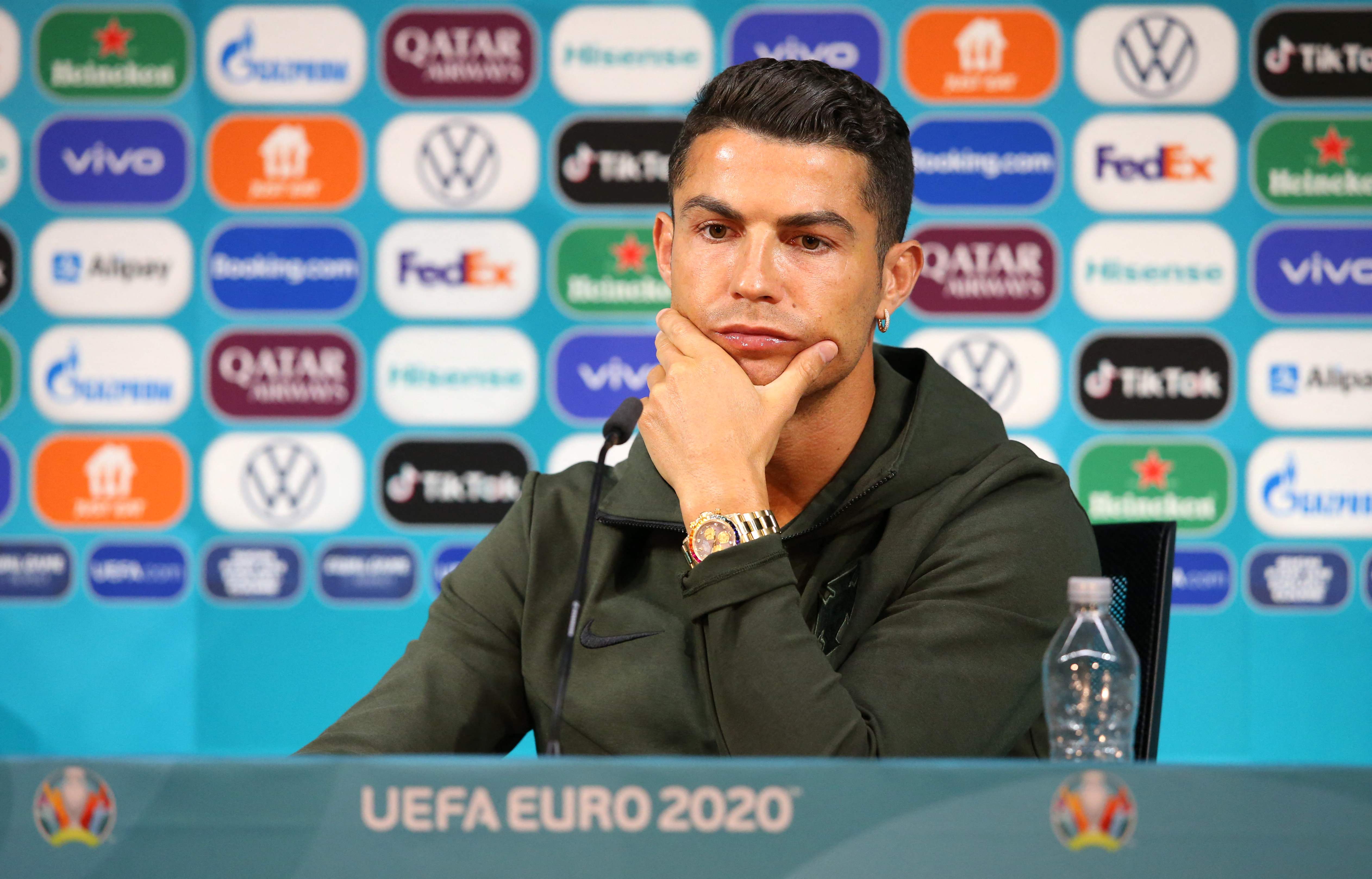 Cristiano Ronaldo'dan "kola" çıkışı! 'Su için'