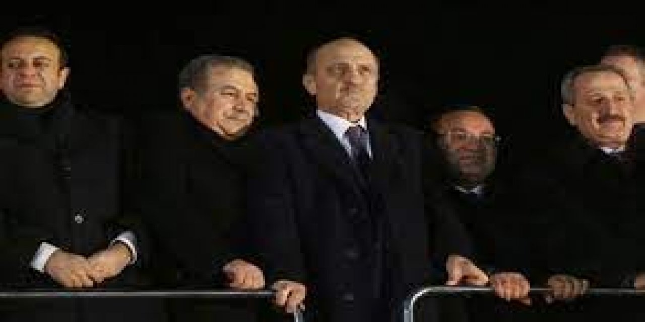 Eski bakandan manidar paylaşım! O sözlerle AKP'ye mesaj mı yolladı?