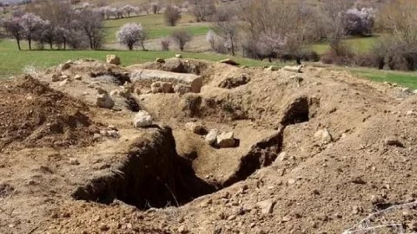Kendilerini 'AFAD' görevlisi olarak tanıtarak kaçak define ararken yakalanmışlardı... 13 şüpheliden 7'si hakkında karar verildi