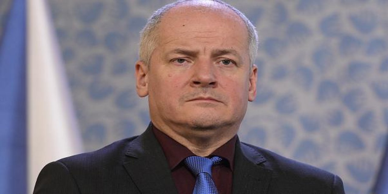 Çekya kabinesinde Covid-19  krizi: Sağlık Bakanı tedbirleri deldi