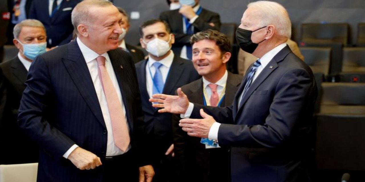 "Hamdolsun dünya lideri!" Deniz Zeyrek'ten çarpıcı "Erdoğan-Biden zirvesi" değerlendirmesi! AKP'liler Erdoğan'ın o sözünü "şaka" olarak nitelendiriyor!