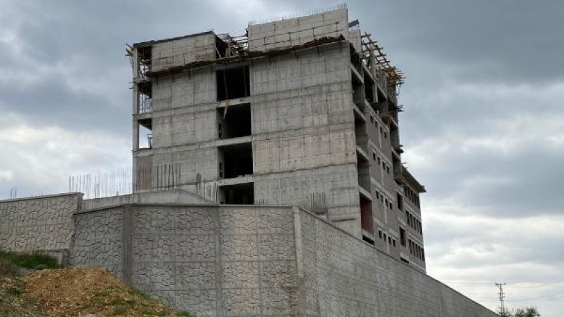 Ankara'da okul inşaatında iskele çöktü!