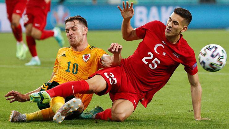 Galler mağlubiyetinin ardından Mert Müldür'den açıklama! 'Bu maçı kazanmak zorunda olduğumuz biliyorduk'