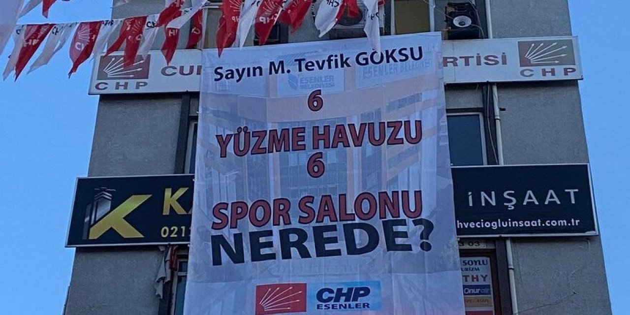 "Esenler'de yüzmeye bekliyoruz" demişti... CHP’li başkandan AKP’li Tevfik Göksu'ya “6 yüzme havuzu nerede” pankartı!