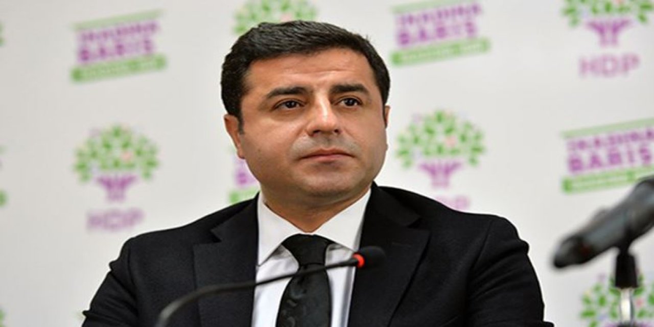 Profil fotoğrafını kararttı! Selahattin Demirtaş'tan "HDP'ye silahlı saldırı" açıklaması!