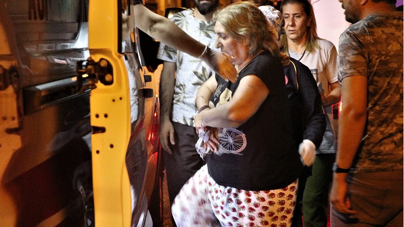 Polise ateş açıldı, balkonda uyuyan kadın vuruldu