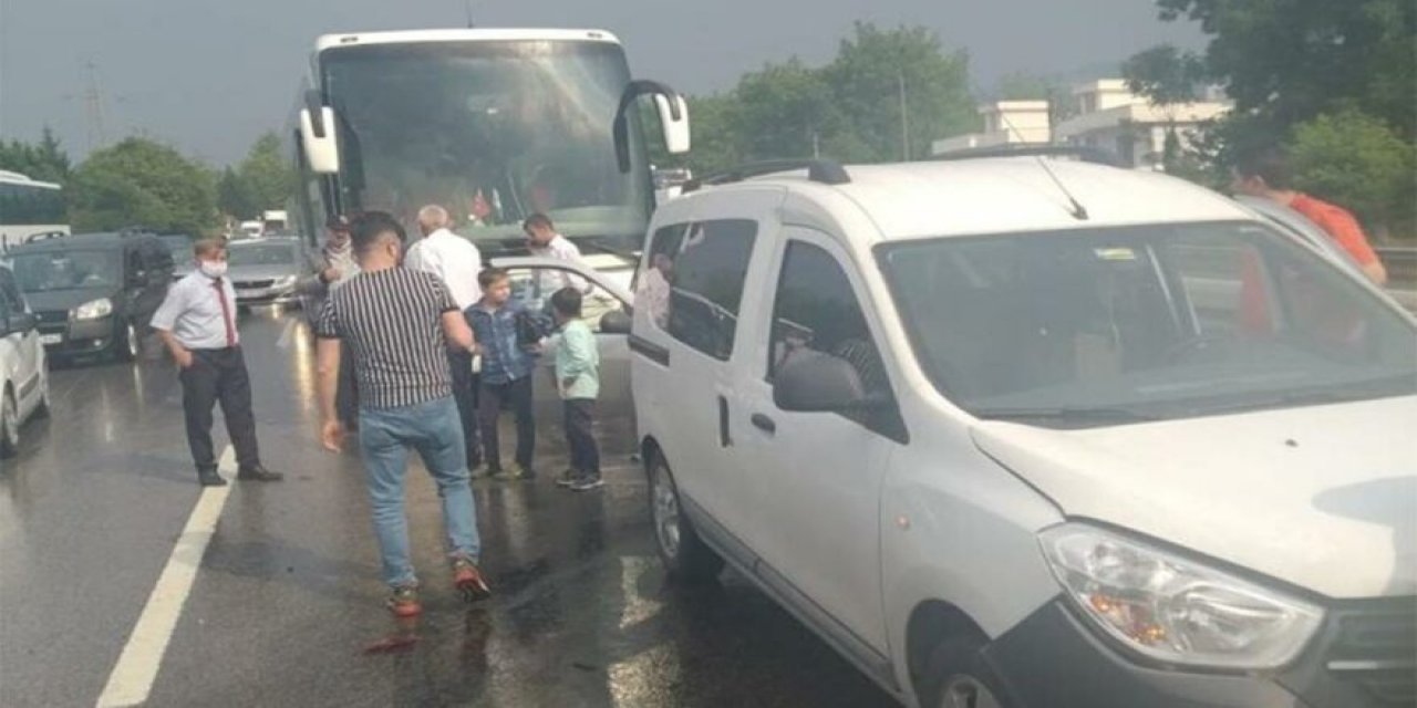 TEM’de 13 araç birbirine girdi, ortalık savaş alanına döndü!