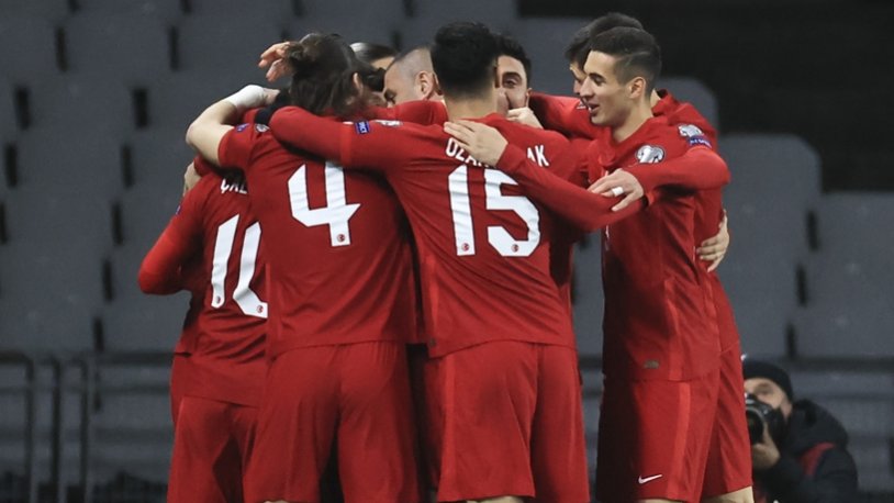 İki maçından mağlubiyetle ayrılan A Milli Futbol Takımı gruptan nasıl çıkar?