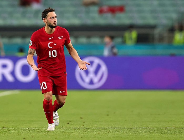 Hakan Çalhanoğlu'ndan İsviçre yenilgisi açıklaması! 'Artık Dünya Kupası'na bakmalıyız'