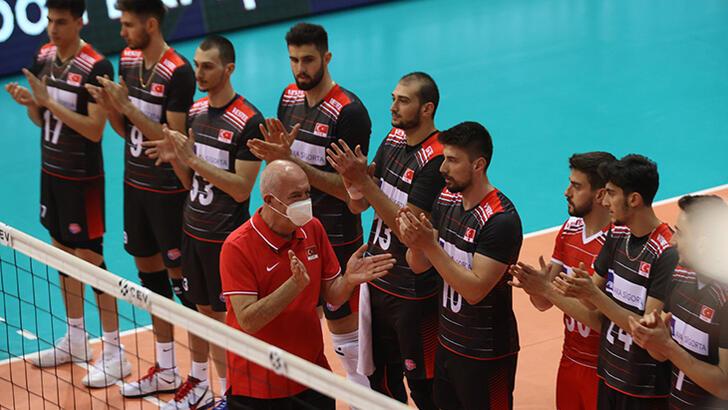 A Milli Erkek Voleybol Takımı'ndan gururlandıran başarı