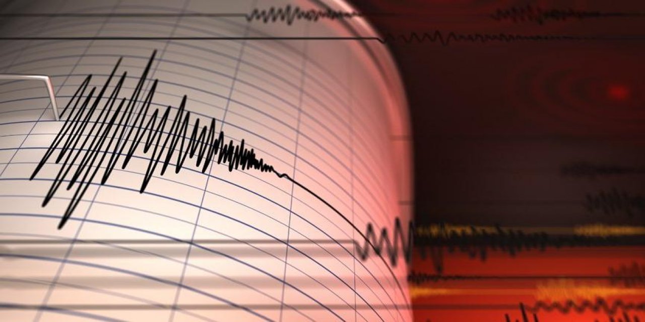 Ege'de gece yarısı korkutan deprem! Datça 5,3 ile sallandı!