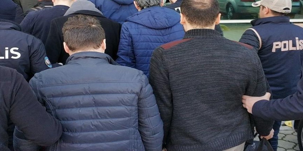 İzmir merkezli 40 ilde FETÖ operasyonu! 132 gözaltı kararı!