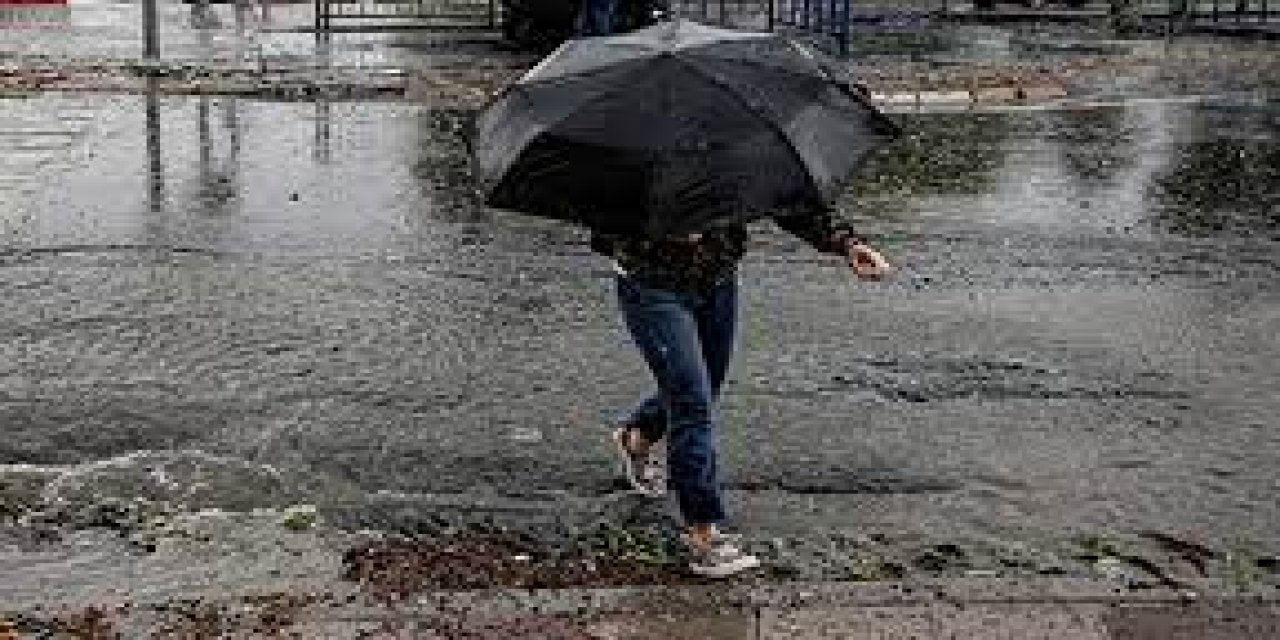 İstanbullular dikkat! Meteoroloji'den sel uyarısı: Saat verdi