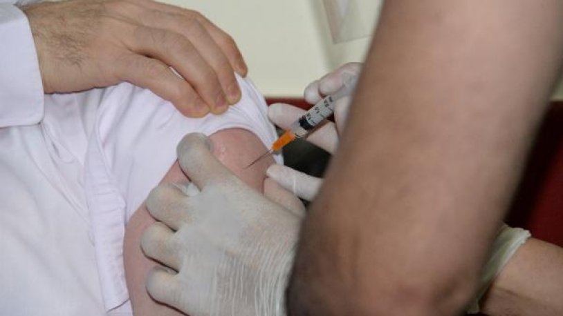 Çok tartışılacak olay! Koronavirüs aşısı olmayı reddeden hastane çalışanları işten çıkarıldı