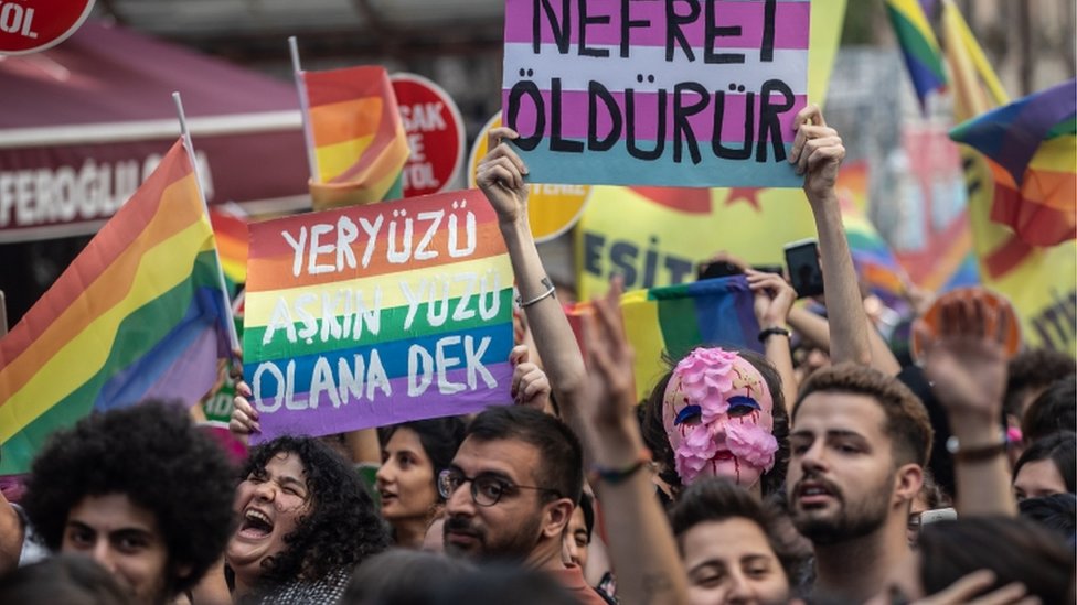 'Yasak gerekçesi yine aynı zırvalar' LGBTİ+ Onur Yürüyüşü düzenlenmesi başvurusuna valilikten ret