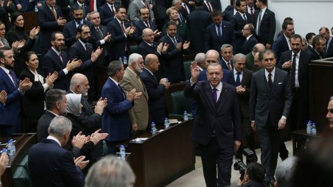 Gazeteci Barış Yarkadaş bombayı patlattı! AKP'li milletvekilleri kazan kaldırdı
