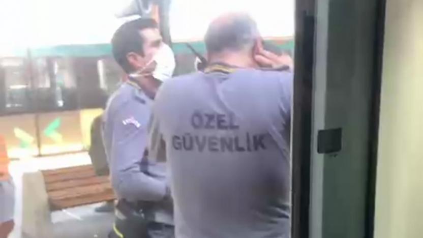 Marmaray'da müzik yapan gençlere güvenlik müdahale etti; yurttaşlar ise böyle sahip çıktı