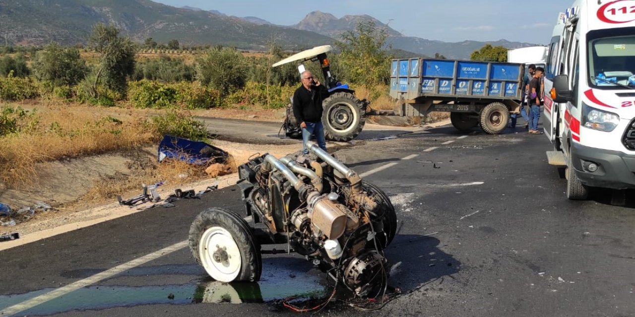 İslahiye'de, otomobil ile çarpışan traktör ikiye ayrıldı